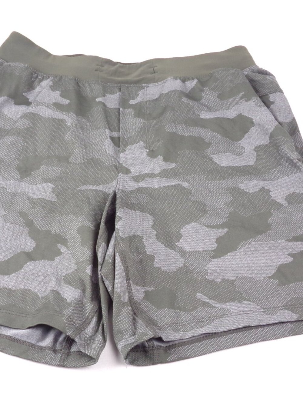 Lululemon T.H.E. Shorts Size M Green Camo Linerless Breathable Mesh 7" inseam